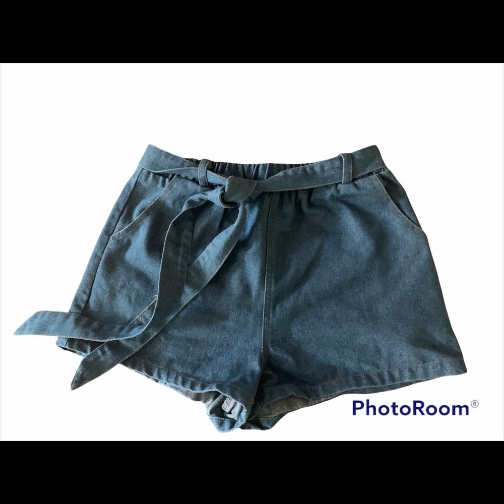 ⭐️Wild Honey Denim Shorts Elastic Waistband Denim Belt Sz M☺️